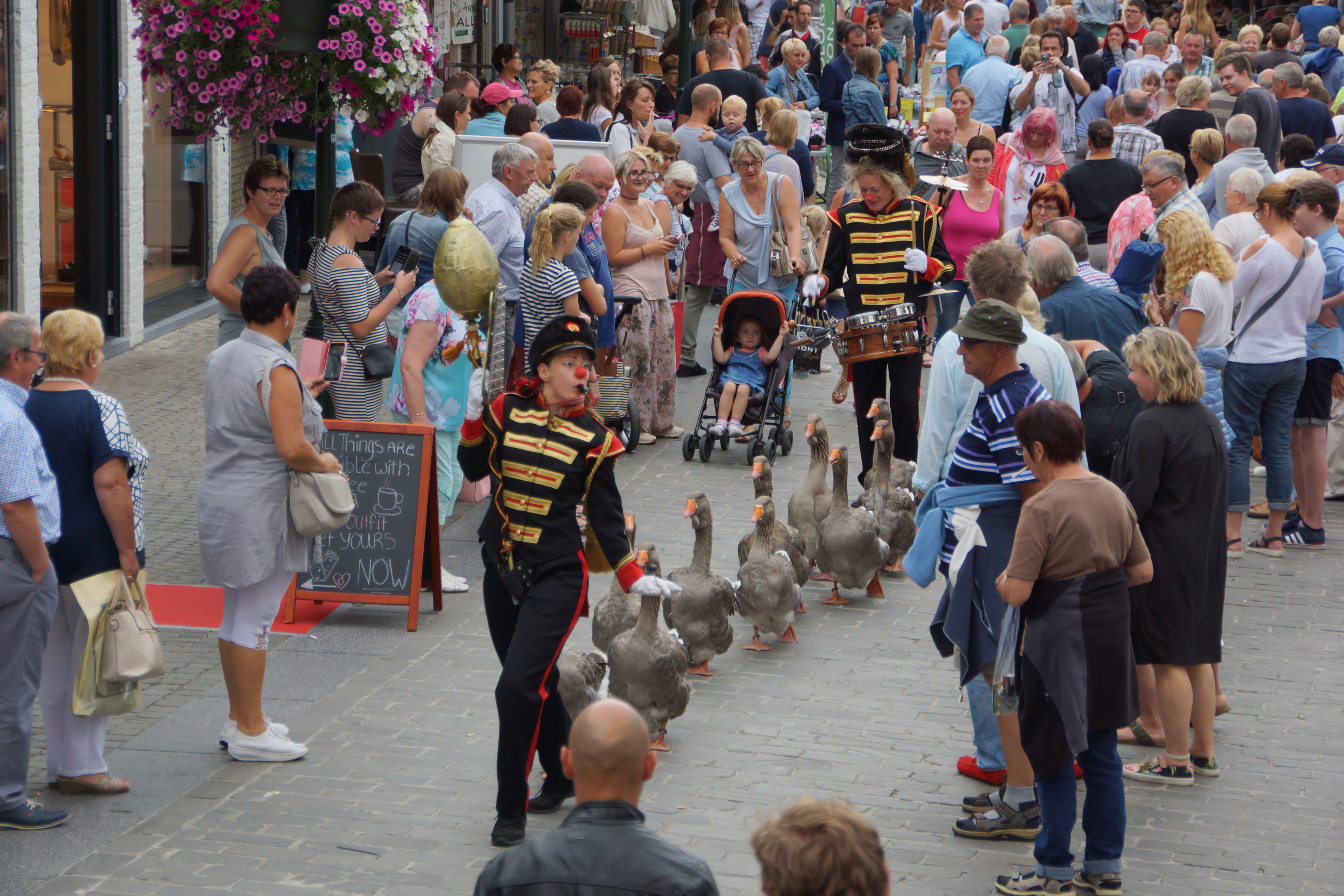 SLUIS AVONDMARKT